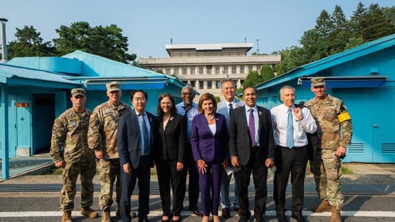 Nancy Pelosi, Güney Kore-Kuzey Kore sınırını ziyaret etti